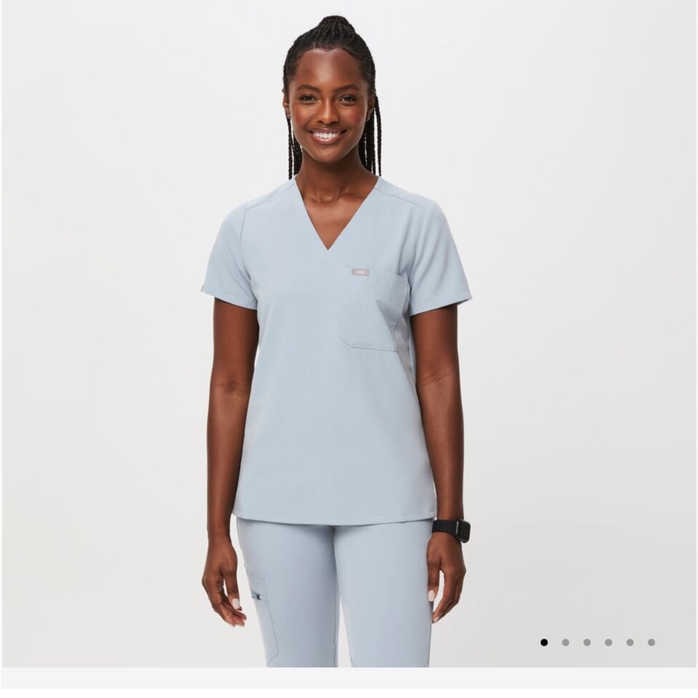 FIGS Scrub top - Size small dusty blue caterina.
